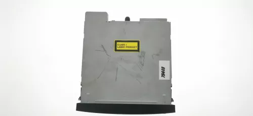  C105EG - WISSELAAR (CAN) ZIT ONDER RADIO IN DASHBOARD/ (C105EG)