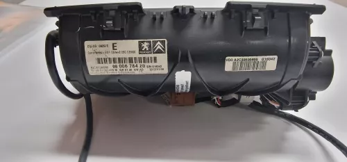 PSA / Stellantis NAVIGATIE KLAPSCHERM/ CONTINENTAL VDO/ RNEG SYSTEEM/ (0000334099)